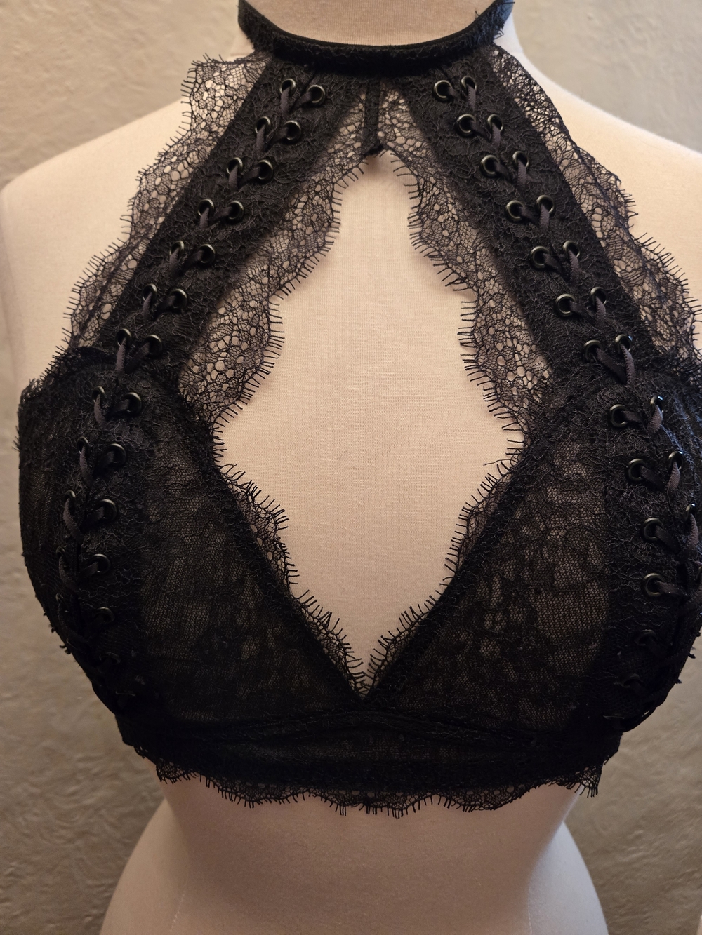 Victoria’s Secret Black Lace Halter Bralette Corset Lace-Up Goth Lingerie - Picture 5 of 11
